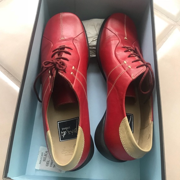 Piudi Servas Shoes - NWB PIUDI SERVAS Red Leather Athletic Shoe, Sz 7